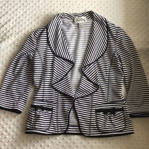 Joseph Ribkoff Jacket Sz 6 B&W striped ruffle
